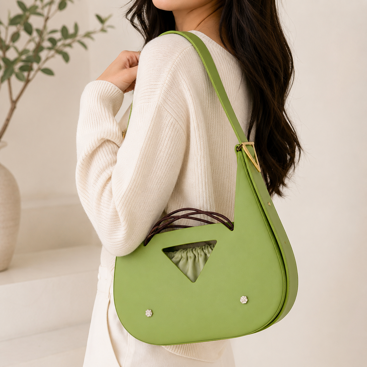 Bloom Ivory Flora Shoulder BaG